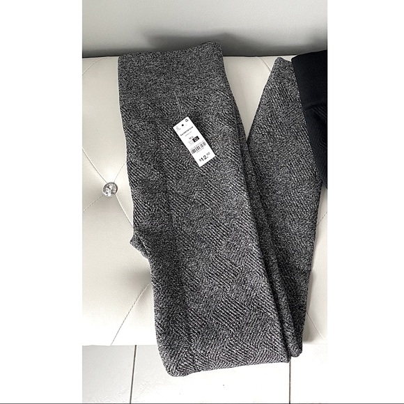 ‼️🚫 SOLD elsewhere 🚫‼️  Ardene • Legging with 3D design — Super-soft - Picture 6 of 9